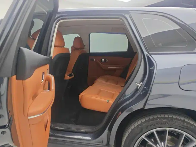 Leapmotor C10 — Фото автомобиля 11