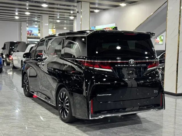 Toyota Vellfire — Фото автомобиля 15