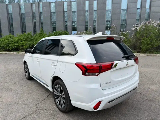 Mitsubishi Outlander — Фото автомобиля 5