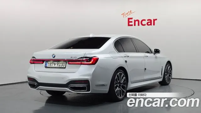 BMW 7 Series — Фото автомобиля 2