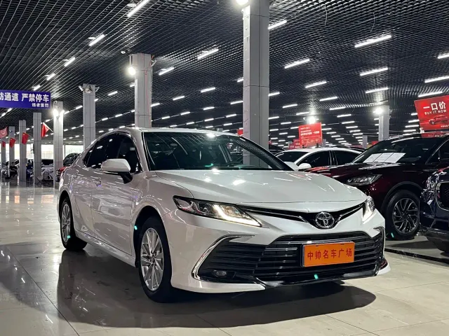 Toyota Camry — Фото автомобиля 3