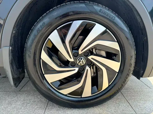 Volkswagen Tiguan L — Фото автомобиля 9