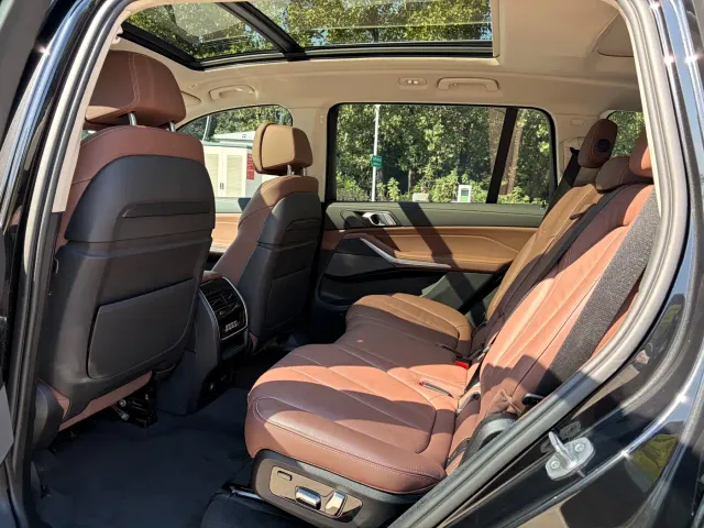 BMW X7 — Фото автомобиля 10
