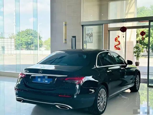 Mercedes-Benz E-Class — Фото автомобиля 8