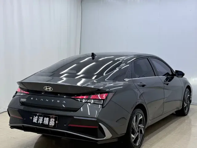 Hyundai Elantra — Фото автомобиля 4