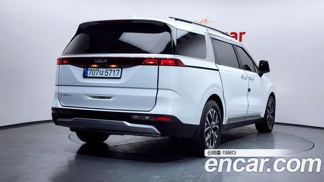 Kia Canival — Фото автомобиля 2