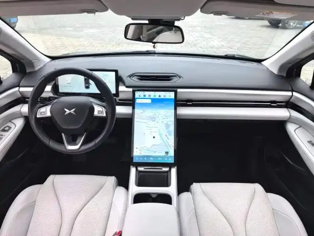Xpeng P5 — Фото автомобиля 6