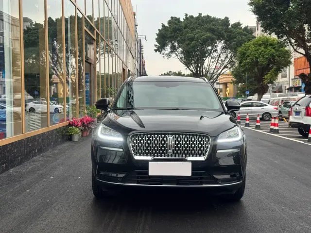Lincoln Corsair — Фото автомобиля 2