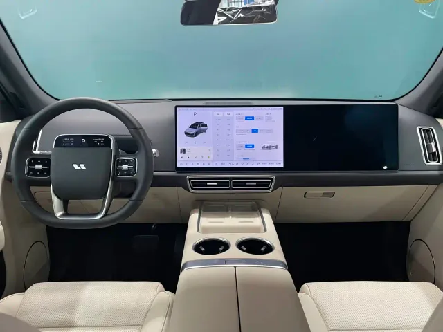 Li Auto L7 — Фото автомобиля 12