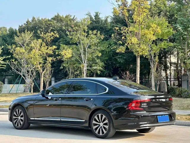 Volvo S90 — Фото автомобиля 3