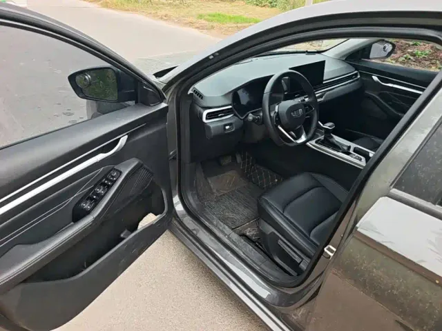 Geely Emgrand — Фото автомобиля 15
