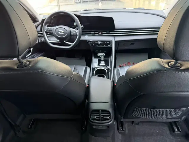 Hyundai Elantra — Фото автомобиля 11
