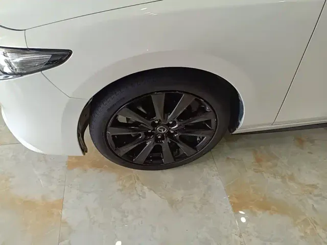 Mazda Axela — Фото автомобиля 22
