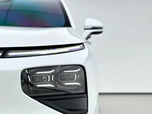 Xpeng G9 — Фото автомобиля 11
