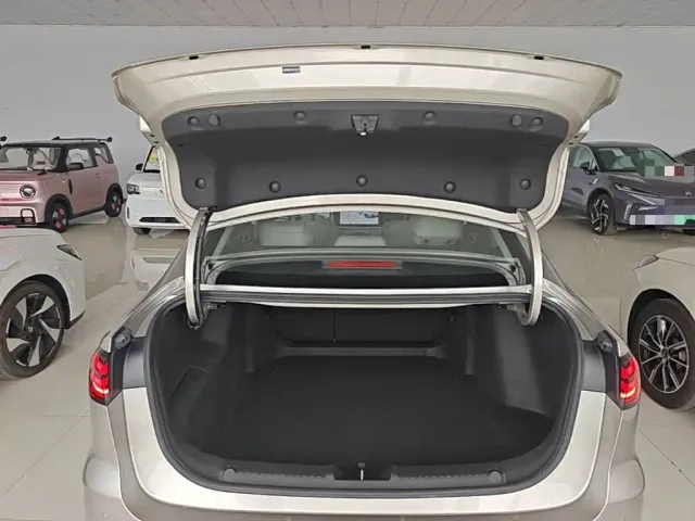 Geely Galaxy Stellar 6 — Фото автомобиля 18
