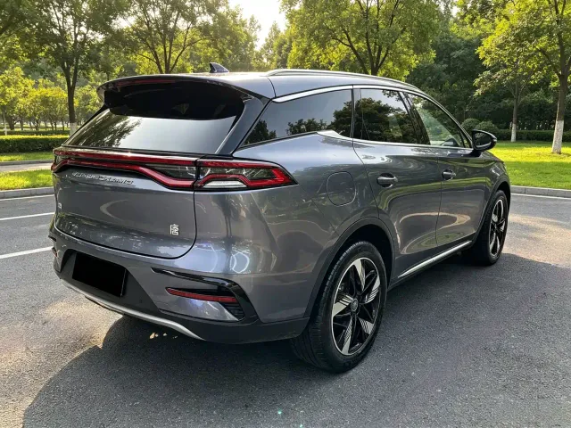 BYD Tang — Фото автомобиля 6