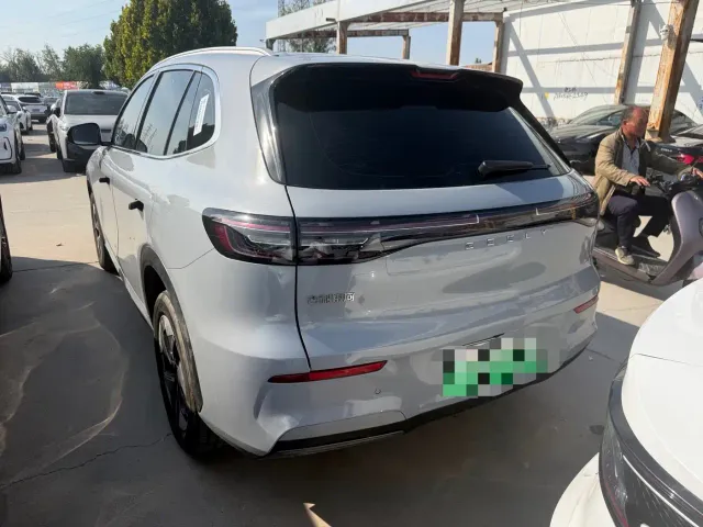 Geely Galaxy E5 — Фото автомобиля 10