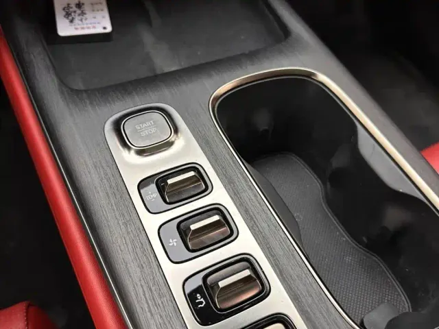 Xiaomi SU7 — Фото автомобиля 17