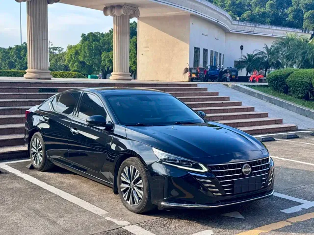 Nissan Teana — Фото автомобиля 3