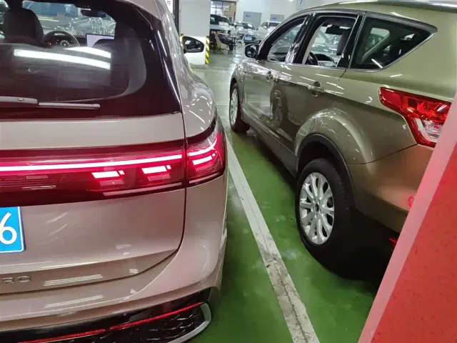 Volkswagen Tiguan L — Фото автомобиля 7