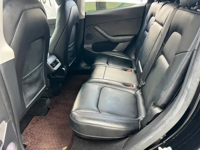 Tesla Model Y — Фото автомобиля 7