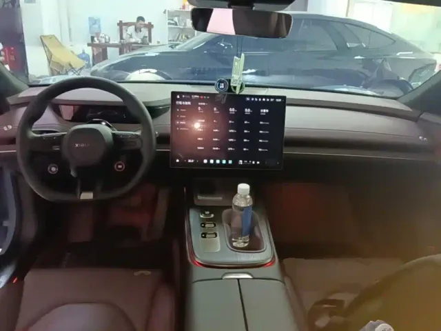 Xiaomi SU7 — Фото автомобиля 9