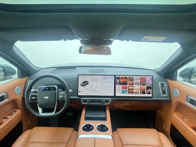 Li Auto L8 — Фото автомобиля 7