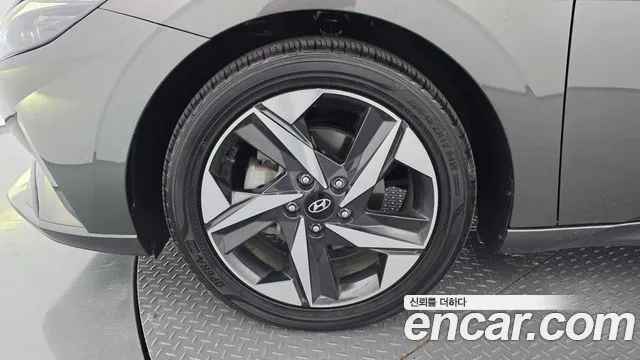 Hyundai Avante CN7 — Фото автомобиля 5