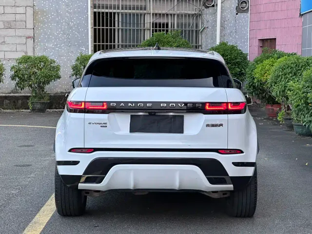 Land Rover Range Rover Evoque New Energy 2022 Range Rover Evoque L P300e Plug-in Hybrid — Фото автомобиля 13