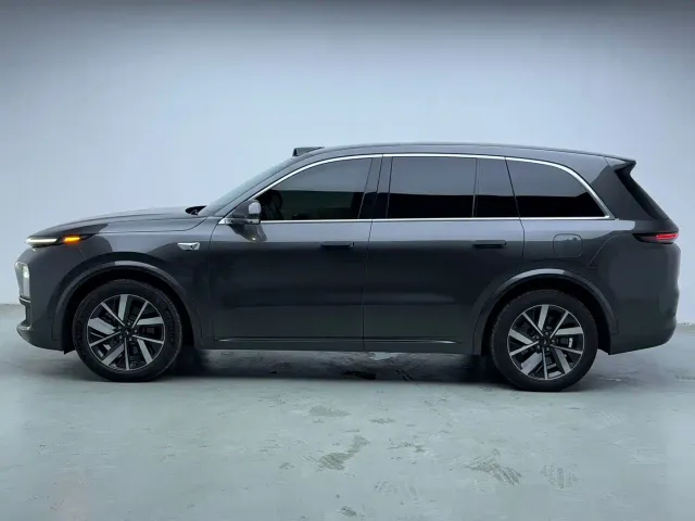 Li Auto L8 — Фото автомобиля 7