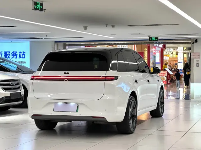 Li Auto L6 — Фото автомобиля 7