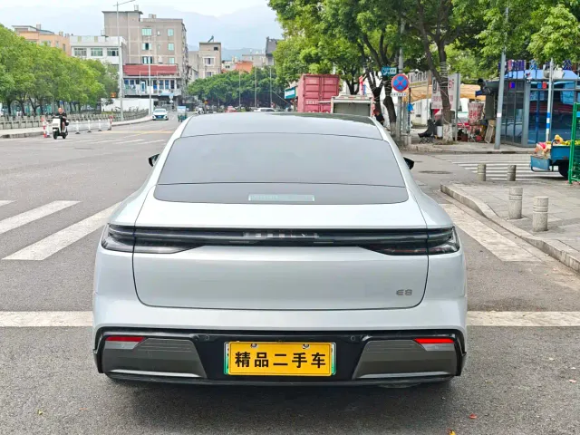 Geely Galaxy E8 — Фото автомобиля 10