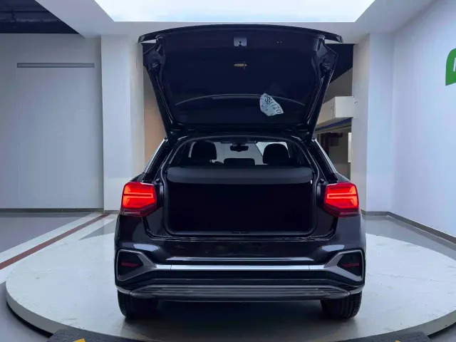 Audi Q2L e-tron — Фото автомобиля 13