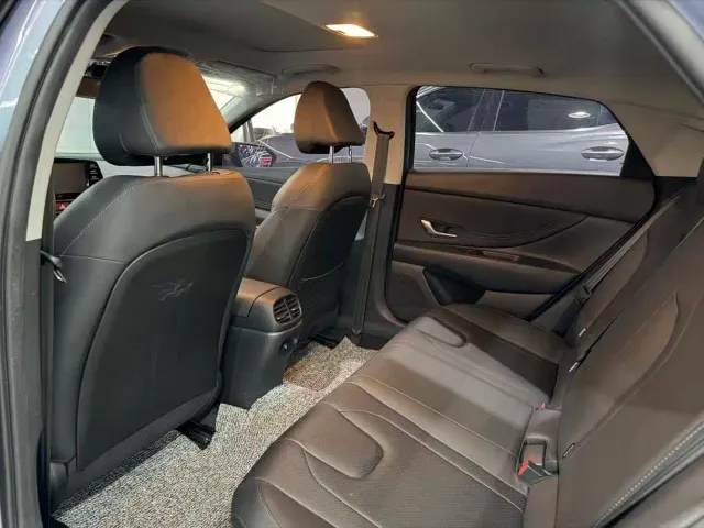 Hyundai Elantra — Фото автомобиля 6