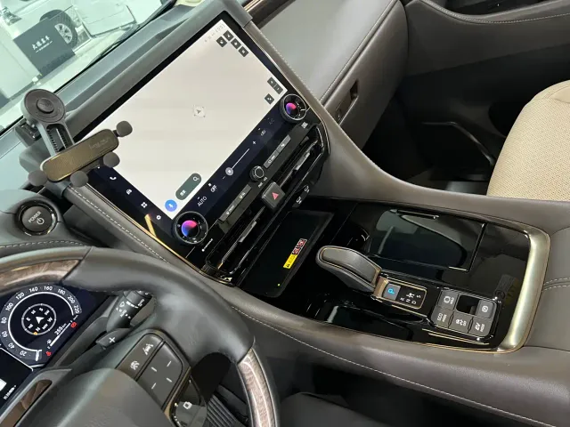Toyota Alphard — Фото автомобиля 26