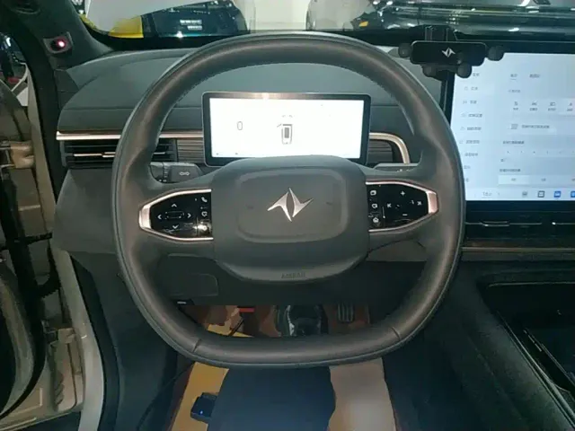 Dongfeng eπ 008 — Фото автомобиля 10
