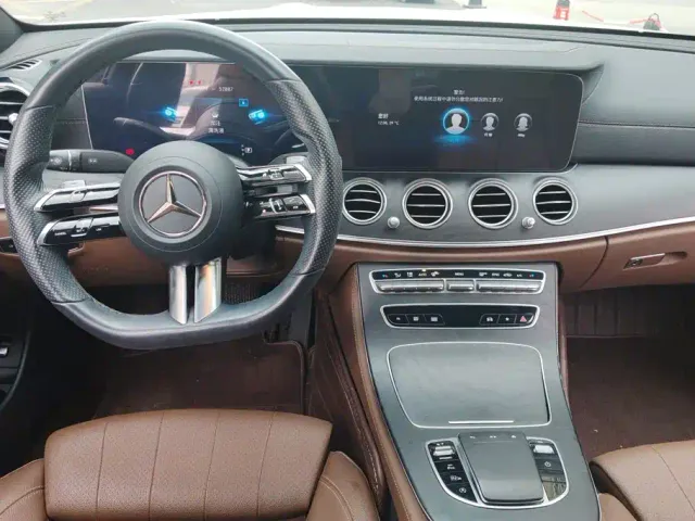 Mercedes-Benz E-Class — Фото автомобиля 12