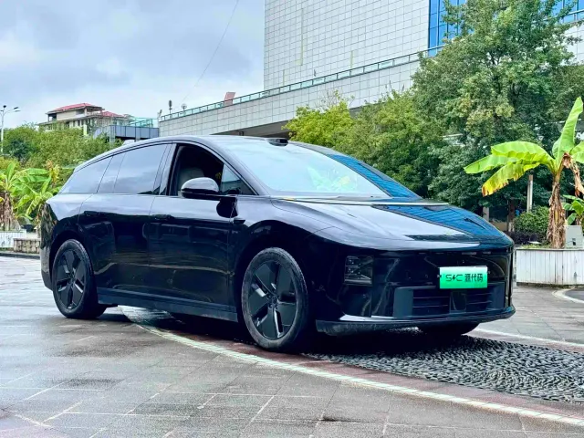 Li Auto i6 — Фото автомобиля 4
