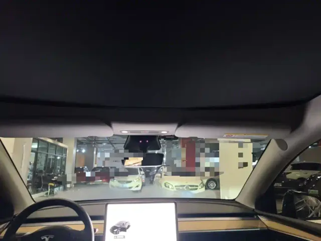 Tesla Model Y — Фото автомобиля 17