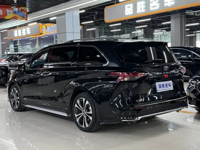 Toyota Granvia — Фото автомобиля 4