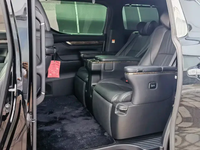 Toyota Vellfire — Фото автомобиля 9