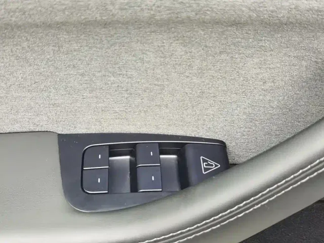 Tesla Model Y — Фото автомобиля 9