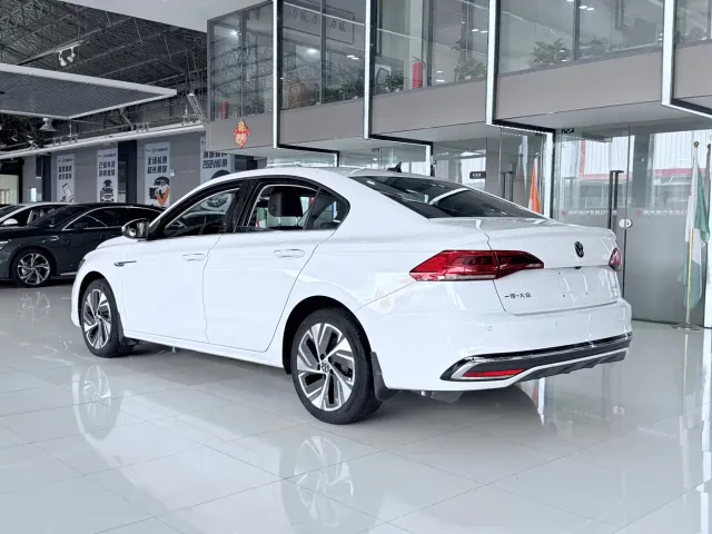 Volkswagen Bora — Фото автомобиля 13