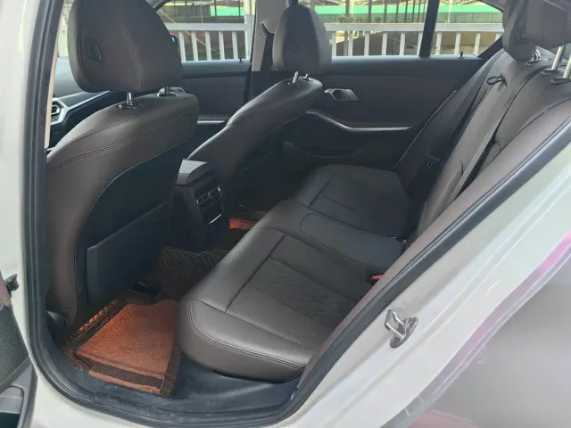BMW 3 Series — Фото автомобиля 9
