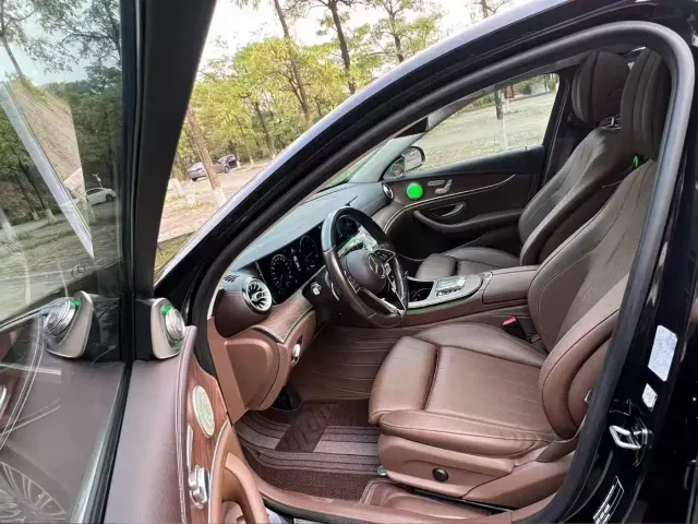 Mercedes-Benz E-Class — Фото автомобиля 7