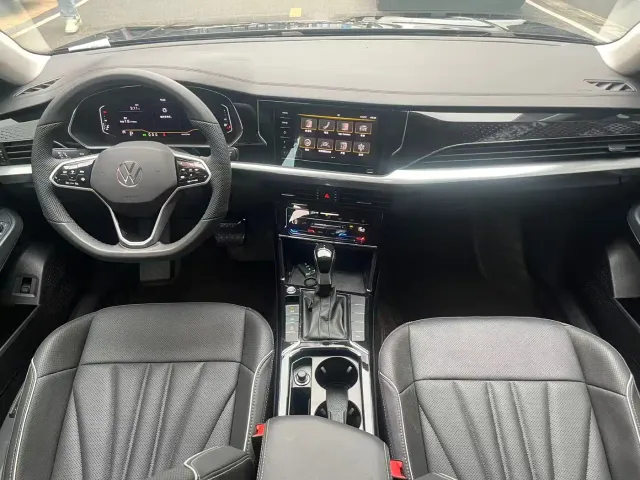 Volkswagen Passat — Фото автомобиля 9