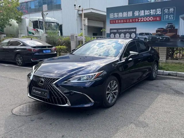 Lexus ES — Фото автомобиля 5