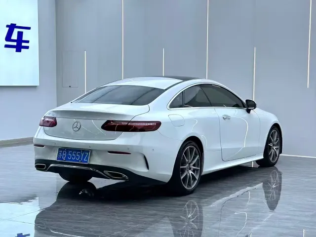 Mercedes-Benz E-Class — Фото автомобиля 13