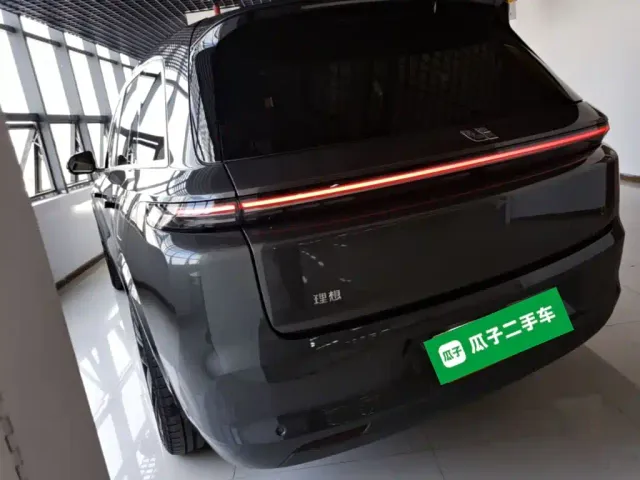 Li Auto L8 — Фото автомобиля 4