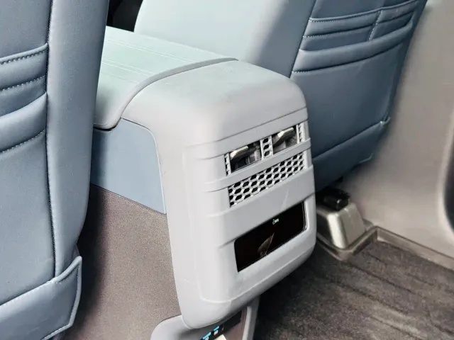 BYD FangChengBao Titanium 7 — Фото автомобиля 13